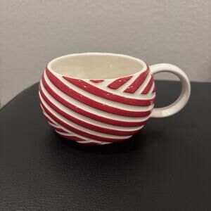 Starbucks 2013 Christmas Ball of Yarn Striped Coffee Mug Peppermint 12oz Red